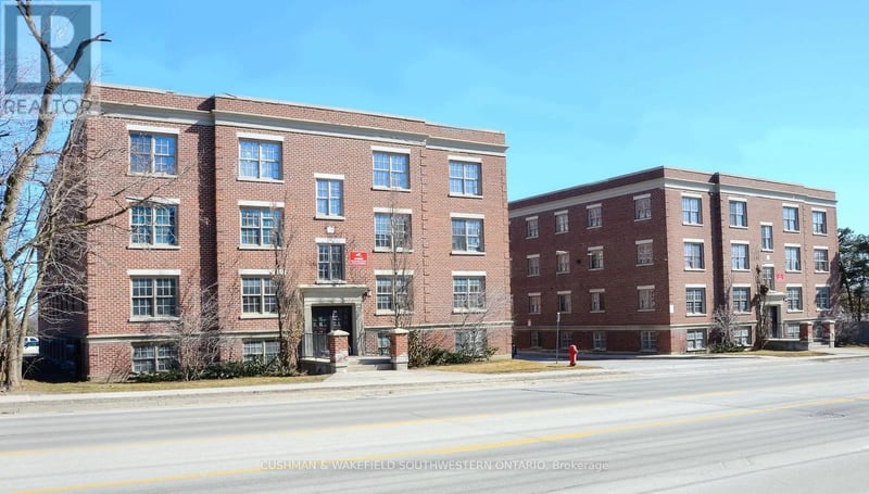 359-363 Duckworth Street, Barrie (Grove East), Ontario, L4M3X8, Barrie (Grove East), Ontario — photo 1 of 5