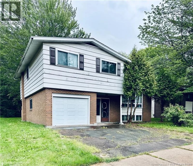 69 Chandler Crescent, Moncton, New Brunswick, E1E3W6, Moncton, New Brunswick — photo 1 of 5