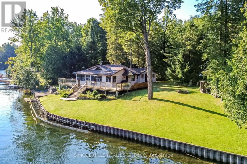 4266 Canal Road, Severn (Washago), Ontario, L0K2B0, Severn (Washago), Ontario — photo 1 of 5