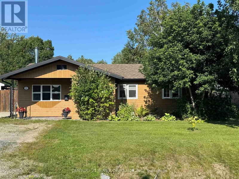 31 Heron Drive, Manitouwadge (TB-73), Ontario, P0T2C0, Manitouwadge (TB-73), Ontario — photo 1 of 5