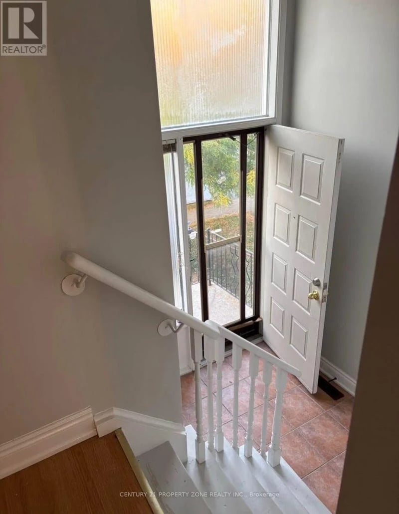 10 Martindale Crescent, Brampton (Brampton West), Ontario, L6X2V1, Brampton (Brampton West), Ontario — photo 1 of 5
