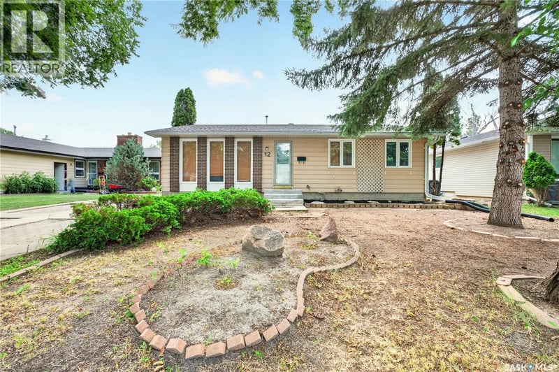 12 JACKSON BAY, Regina, Saskatchewan, S4R6Y8, Regina, Saskatchewan — photo 1 of 5