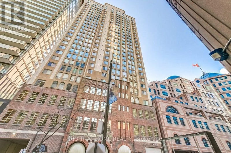 #PH2 25 Grenville Street, Toronto (Bay Street Corridor), Ontario, M4Y2X5, Toronto (Bay Street Corridor), Ontario — photo 1 of 5