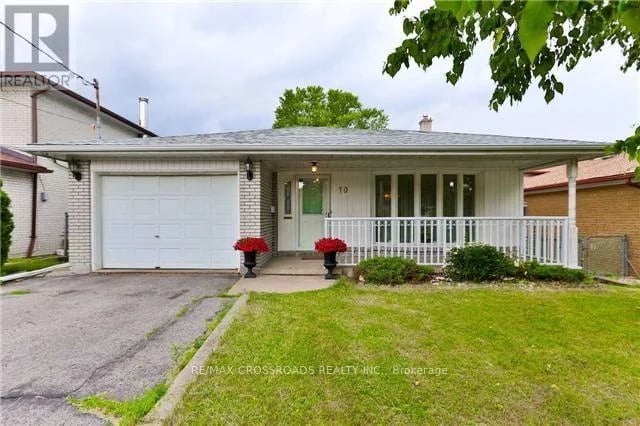 10 Doverwood Court, Toronto (Newtonbrook East), Ontario, M2M2G7, Toronto (Newtonbrook East), Ontario