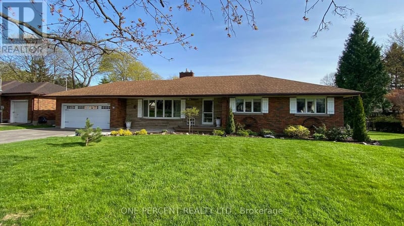 16 Daleview Crescent, Pelham (Fonthill), Ontario, L0S1E0, Pelham (Fonthill), Ontario — photo 1 of 5