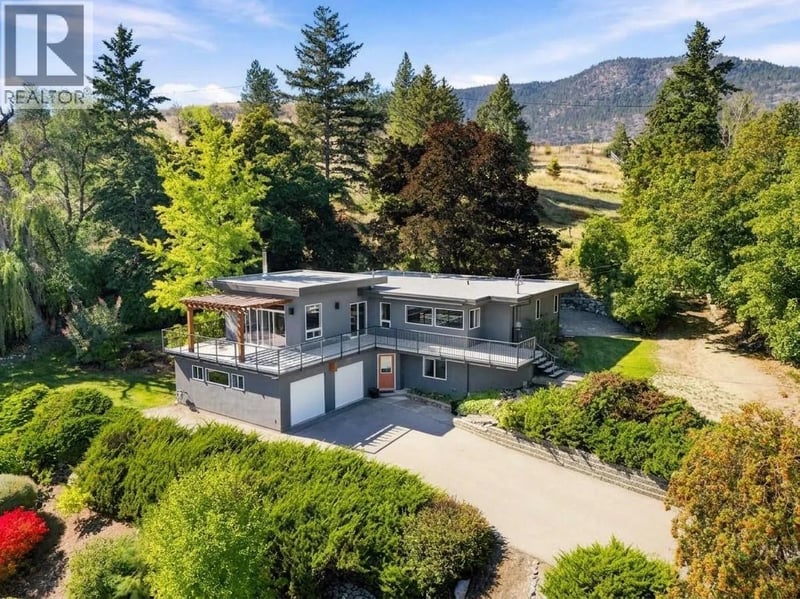 220 West Bench Drive, Penticton, British Columbia, V2A8X8, Penticton, British Columbia — photo 1 of 5