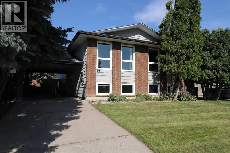 71 Chippewa Crescent West, Lethbridge, Alberta, T1K5B4, Lethbridge, Alberta — photo 1 of 5
