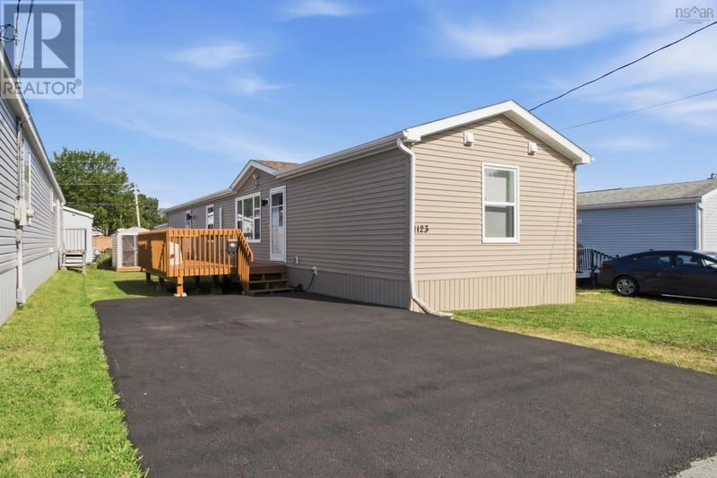 1123 Susan Drive, Beaver Bank, Nova Scotia, B4E1P2, Beaver Bank, Nova Scotia — photo 1 of 5