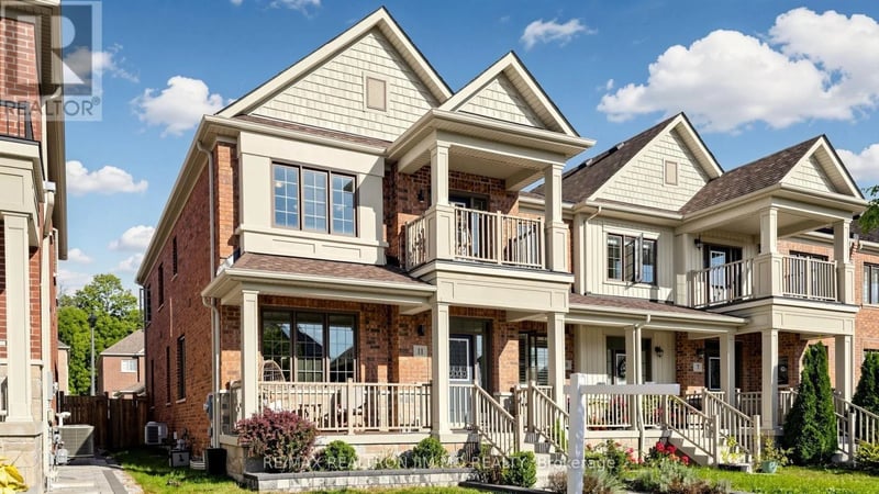 11 Carratuck Street, East Gwillimbury (Sharon), Ontario, L9N0S5, East Gwillimbury (Sharon), Ontario — photo 1 of 5
