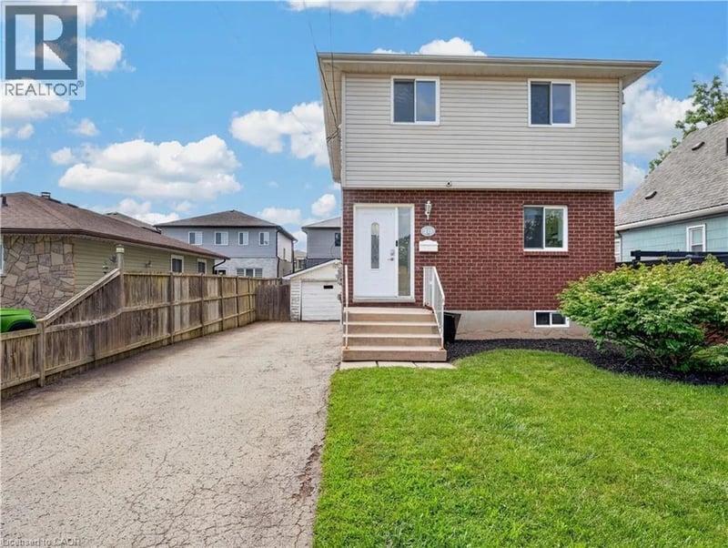 211 MORTON Street, Thorold, Ontario, L2V1C8, Thorold, Ontario — photo 1 of 5