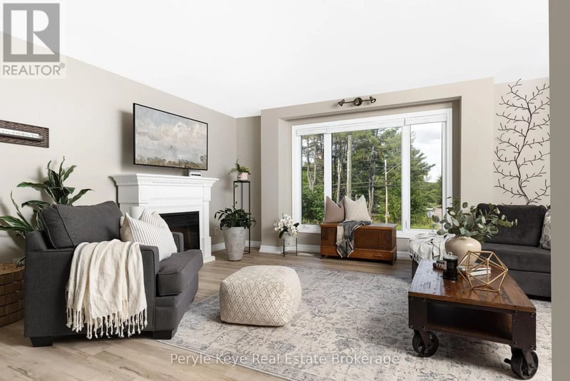 820 Manitoba Street, Bracebridge (Monck (Bracebridge)), Ontario, P1L0K8, Bracebridge (Monck (Bracebridge)), Ontario — photo 1 of 5