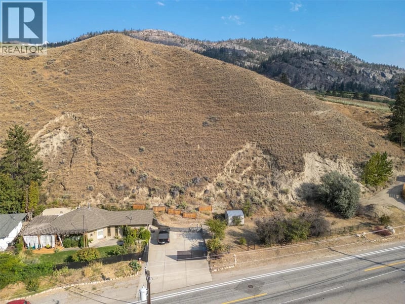 4744 Lakeside Road, Penticton, British Columbia, V2A8W6, Penticton, British Columbia — photo 1 of 5