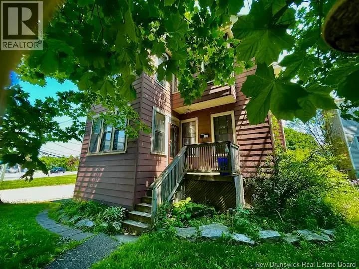102-104 Lansdowne Avenue, Saint John, New Brunswick, E2K2Z8, Saint John, New Brunswick — photo 1 of 5