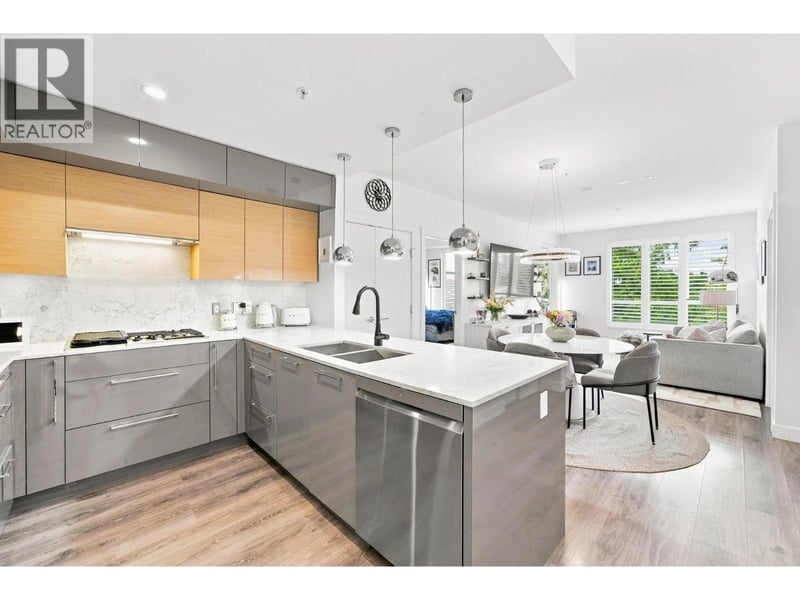 #401 1327 DRAYCOTT Road, North Vancouver, British Columbia, V7J1W1, North Vancouver, British Columbia — photo 1 of 5