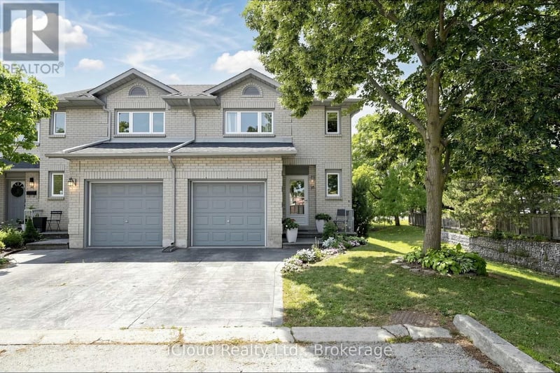 #16 1 Royalwood Court, Hamilton (Stoney Creek), Ontario, L8E4Y1, Hamilton (Stoney Creek), Ontario — photo 1 of 5