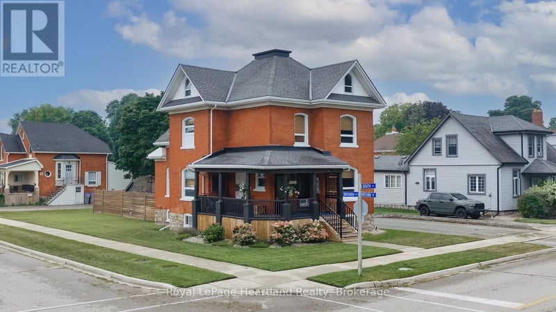 5 Britannia Road West, Goderich (Goderich (Town)), Ontario, N7A2A8, Goderich (Goderich (Town)), Ontario — photo 1 of 5