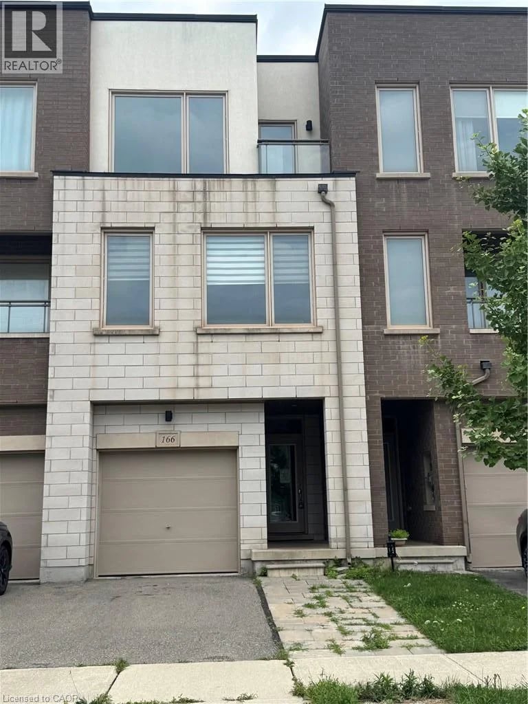 166 SQUIRE Crescent, Oakville, Ontario, L6H0L7, Oakville, Ontario — photo 1 of 5