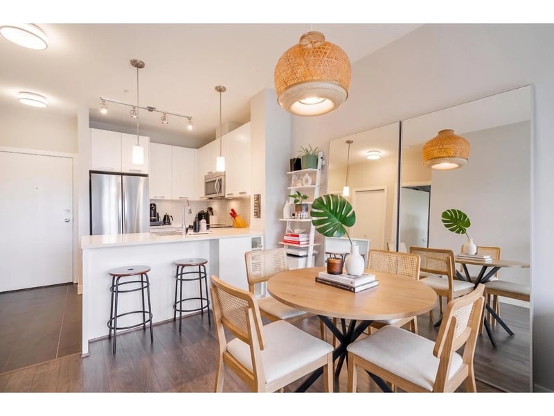 #405 15388 105 Avenue, Surrey, British Columbia, V3R0C4, Surrey, British Columbia — photo 1 of 5