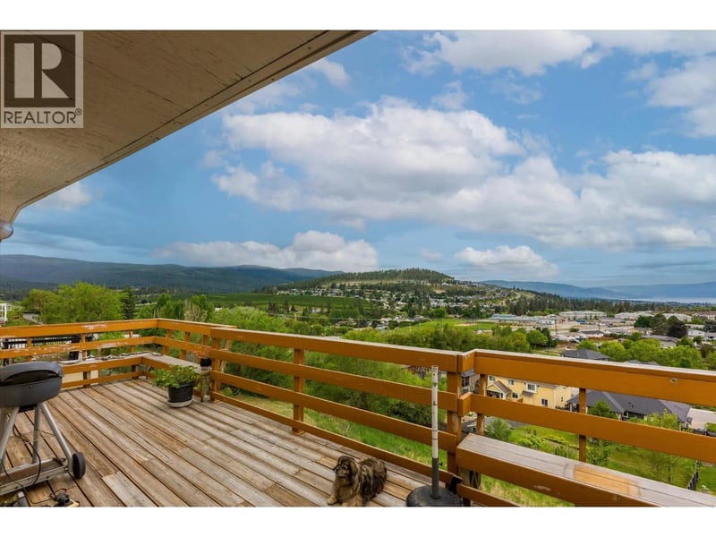 1460 Lund Road, Kelowna, British Columbia, V1X4K4, Kelowna, British Columbia — photo 1 of 5