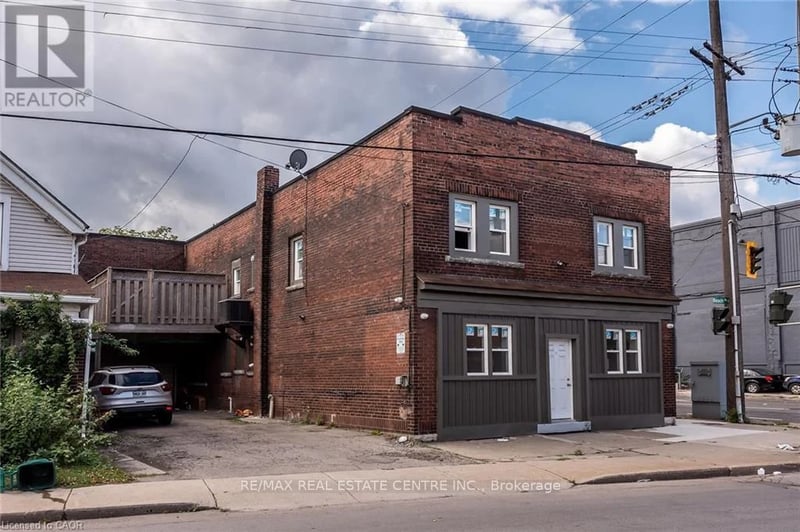 #A 104 Beach Road, Hamilton (Industrial Sector), Ontario, L8L3Z9, Hamilton (Industrial Sector), Ontario — photo 1 of 5