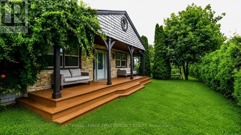 523 Lake Drive East, Georgina (Historic Lakeshore Communities), Ontario, L0E1S0, Georgina (Historic Lakeshore Communities), Ontario — photo 1 of 5