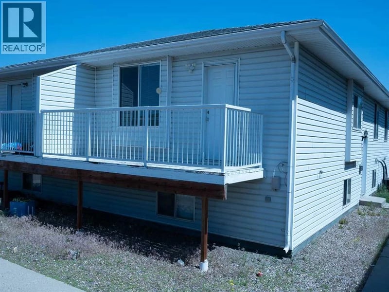 64 Valleyview Drive Southwest, Medicine Hat, Alberta, T1A8N6, Medicine Hat, Alberta — photo 1 of 5