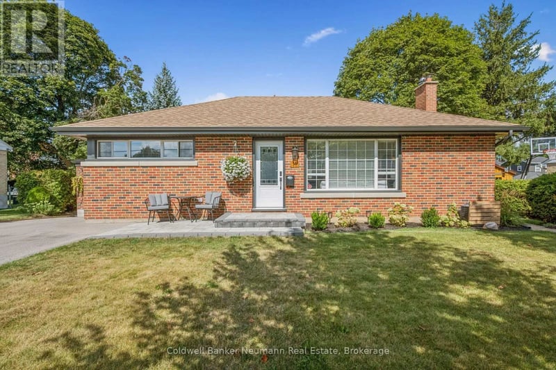 11 WESTERN Avenue, Guelph (Junction/Onward Willow), Ontario, N1H6A5, Guelph (Junction/Onward Willow), Ontario — photo 1 of 5