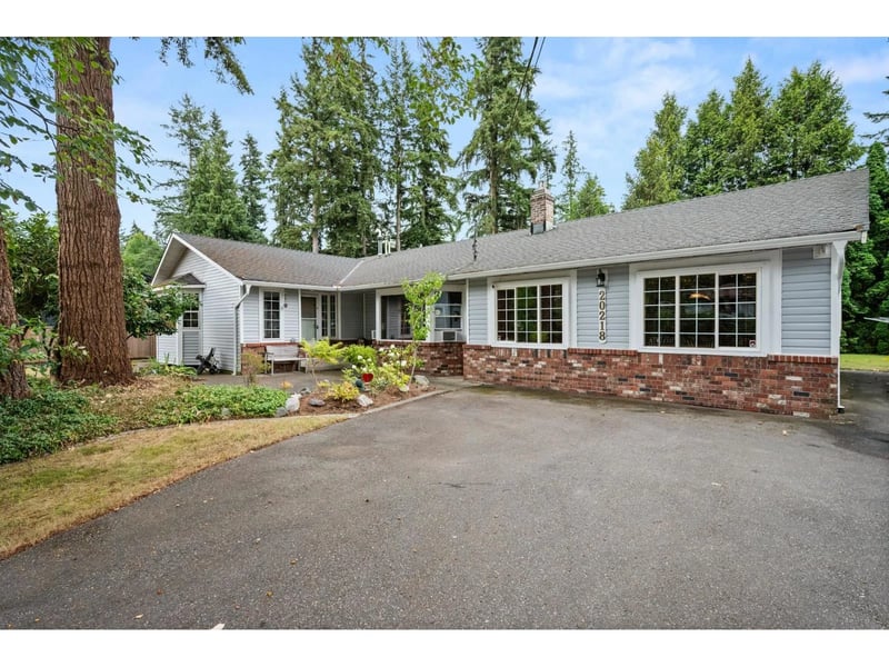 20218 42A Avenue, Langley, British Columbia, V3A3B4, Langley, British Columbia — photo 1 of 5
