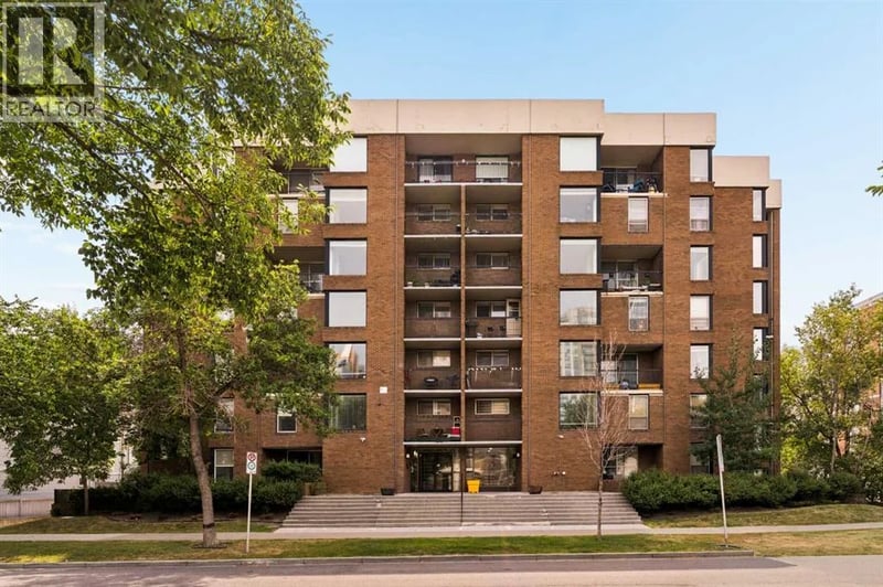 1123 13 Avenue Southwest, Calgary, Alberta, T2R0L7, Calgary, Alberta — photo 1 of 5