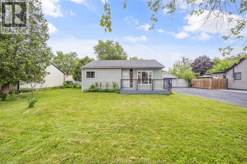 3210 BLISS Road, Windsor, Ontario, N8W3B1, Windsor, Ontario — photo 1 of 5