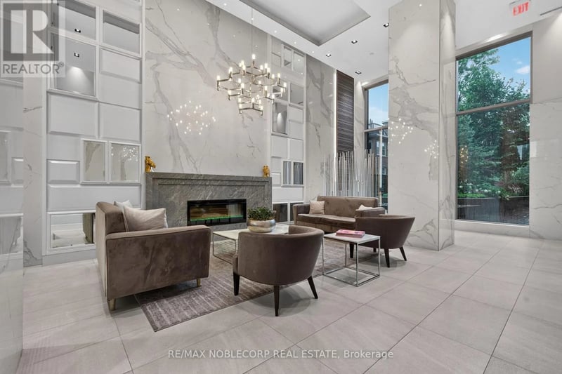#1911 501 St Clair Avenue West, Toronto (Casa Loma), Ontario, M5P0A2, Toronto (Casa Loma), Ontario — photo 1 of 5