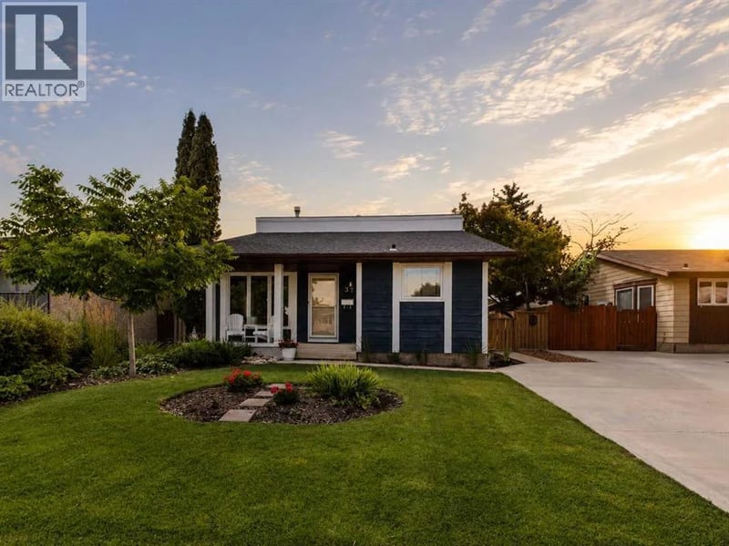 32 Haliburton Crescent, Red Deer, Alberta, T4N6K3, Red Deer, Alberta — photo 1 of 5
