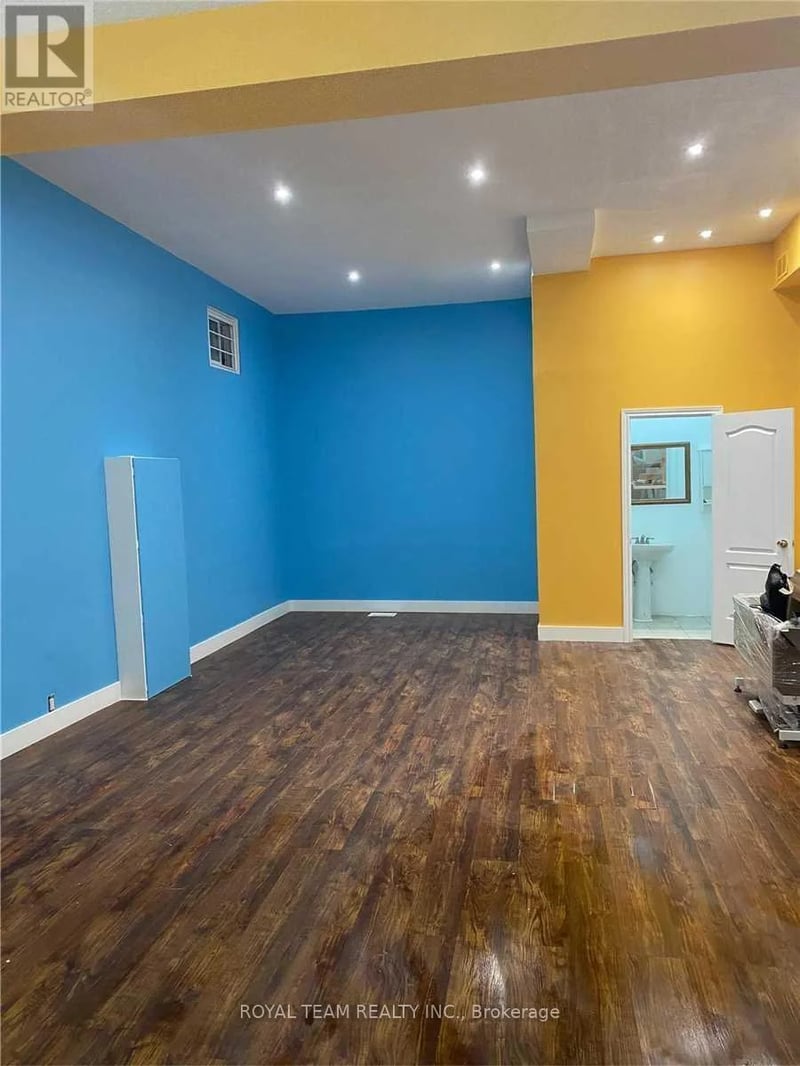 106-108 King Street, Toronto (Weston), Ontario, M9N1L5, Toronto (Weston), Ontario — photo 1 of 5