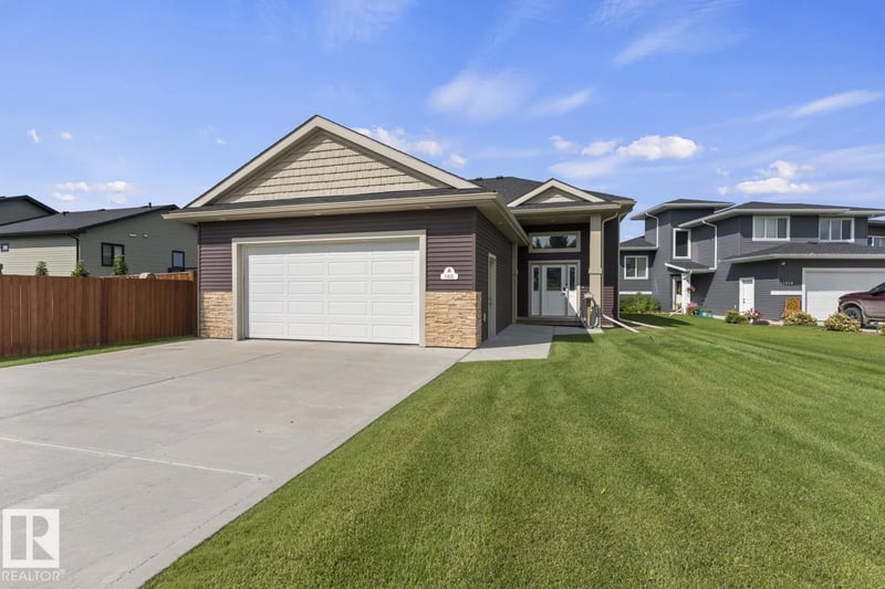 1416 18 AV, Cold Lake, Alberta, T9M0L8, Cold Lake, Alberta — photo 1 of 5