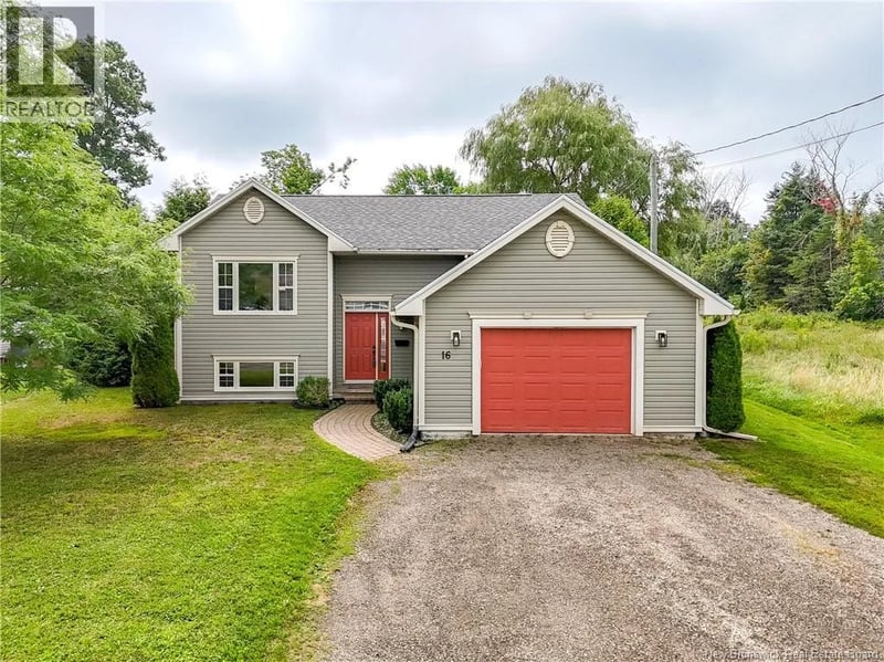 16 Hartford Lane, St. Stephen, New Brunswick, E3A3A7, St. Stephen, New Brunswick — photo 1 of 5