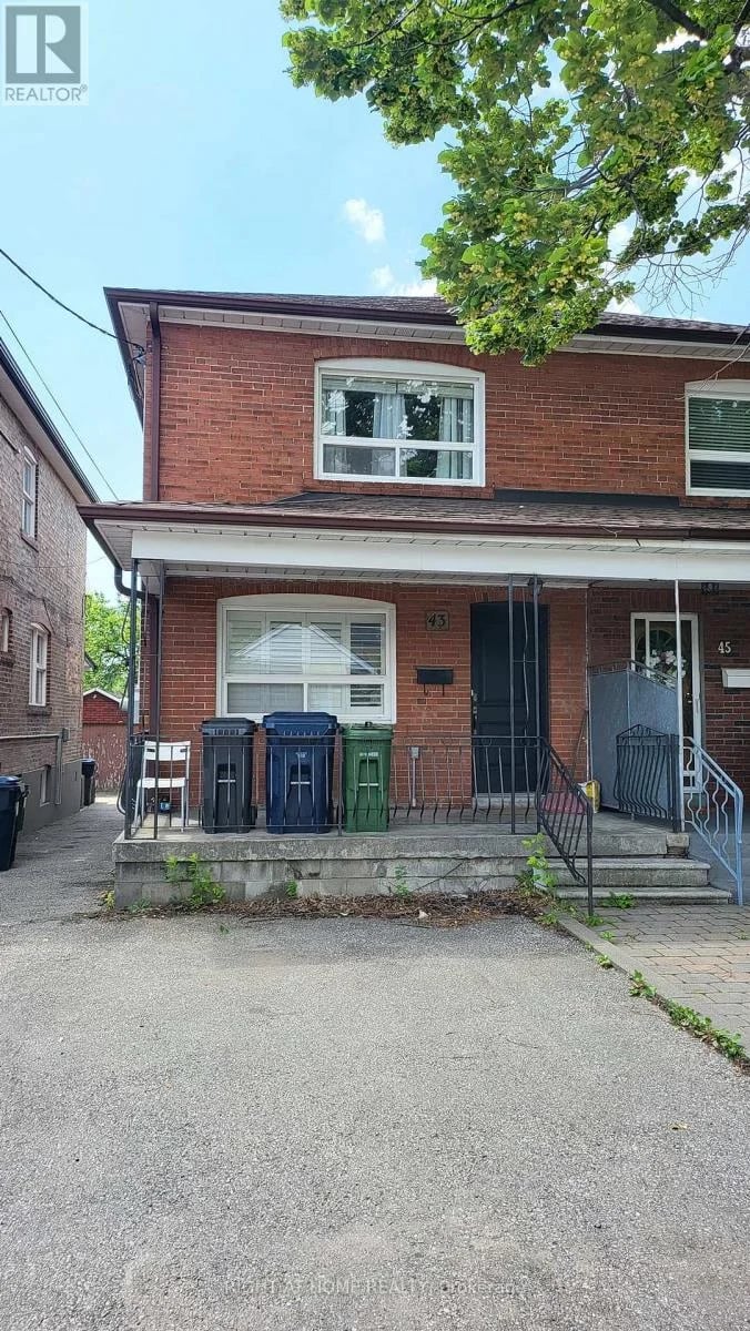 43 Bowie Avenue, Toronto (Briar Hill-Belgravia), Ontario, M6E2P2, Toronto (Briar Hill-Belgravia), Ontario — photo 1 of 5