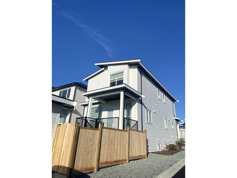 16700 20A Avenue, Surrey, British Columbia, V3Z1H1, Surrey, British Columbia — photo 1 of 5