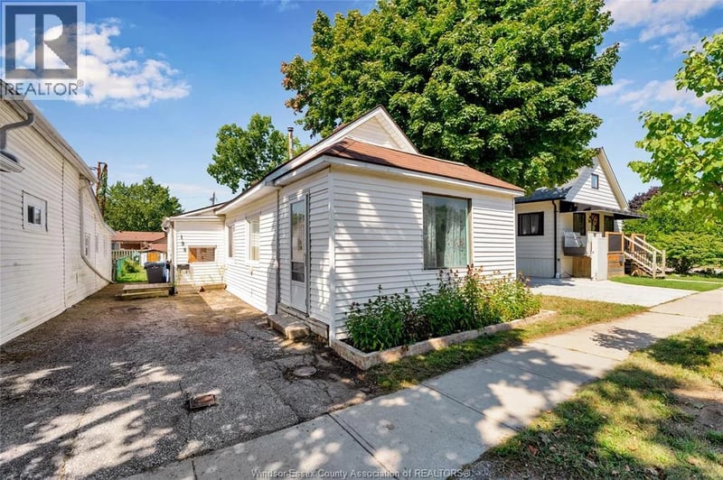 198 BROCK, Amherstburg, Ontario, N9V2G9, Amherstburg, Ontario — photo 1 of 5