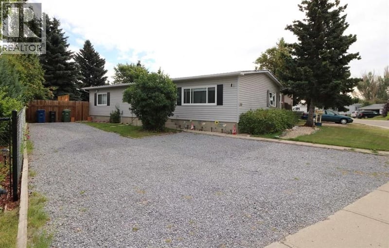 353 Big Springs Drive Southeast, Airdrie, Alberta, T4A1B7, Airdrie, Alberta — photo 1 of 5