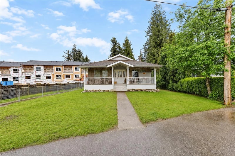 31960 ROYAL Crescent, Abbotsford, British Columbia, V2T2J3, Abbotsford, British Columbia — photo 1 of 5