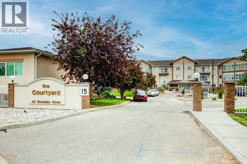 43 Westlake Circle, Strathmore, Alberta, T1P1T6, Strathmore, Alberta — photo 1 of 5