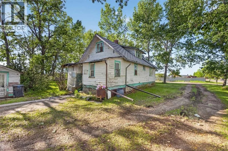 1701 18 Avenue, Didsbury, Alberta, T0M0W0, Didsbury, Alberta — photo 1 of 5