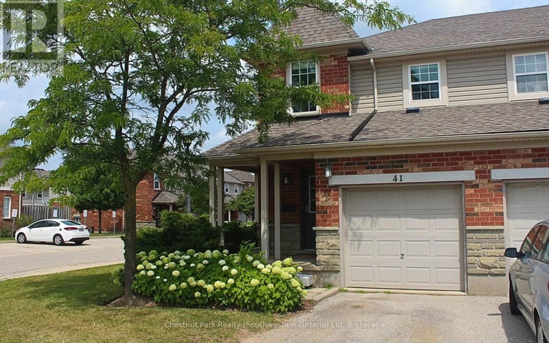 124 Gosling Gardens, Guelph (Clairfields/Hanlon Business Park), Ontario, N1G5K6, Guelph (Clairfields/Hanlon Business Park), Ontario — photo 1 of 5