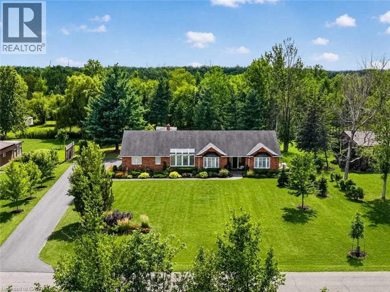 233 CAIRNS Crescent, Fort Erie, Ontario, L2A5M4, Fort Erie, Ontario — photo 1 of 5
