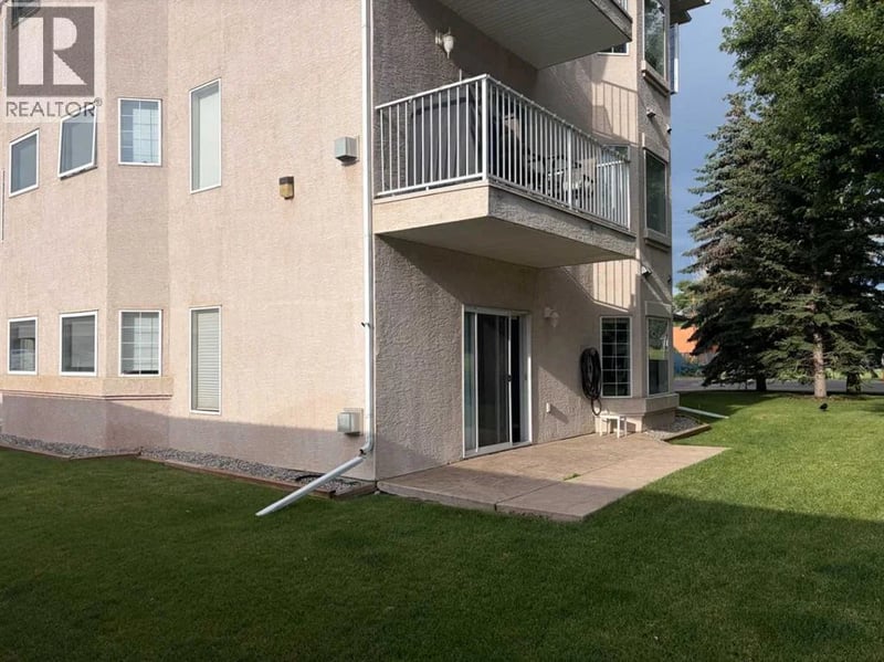 7 Lineham Avenue, Okotoks, Alberta, T1S1Z3, Okotoks, Alberta — photo 1 of 5