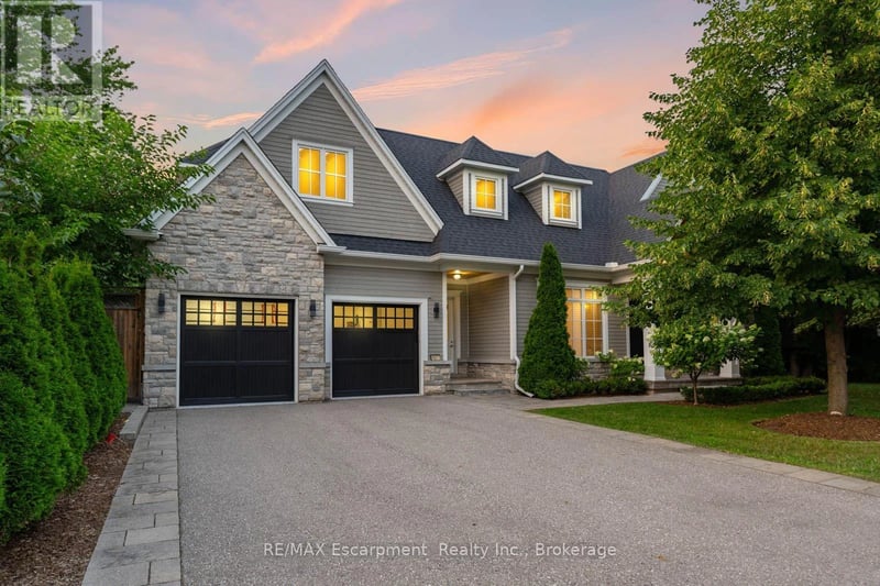 1077 Bridge Road, Oakville (WO West), Ontario, L6L2B6, Oakville (WO West), Ontario — photo 1 of 5