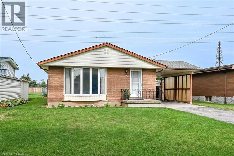 70 BISHOPSGATE Avenue, Hamilton, Ontario, L8V3K4, Hamilton, Ontario — photo 1 of 5