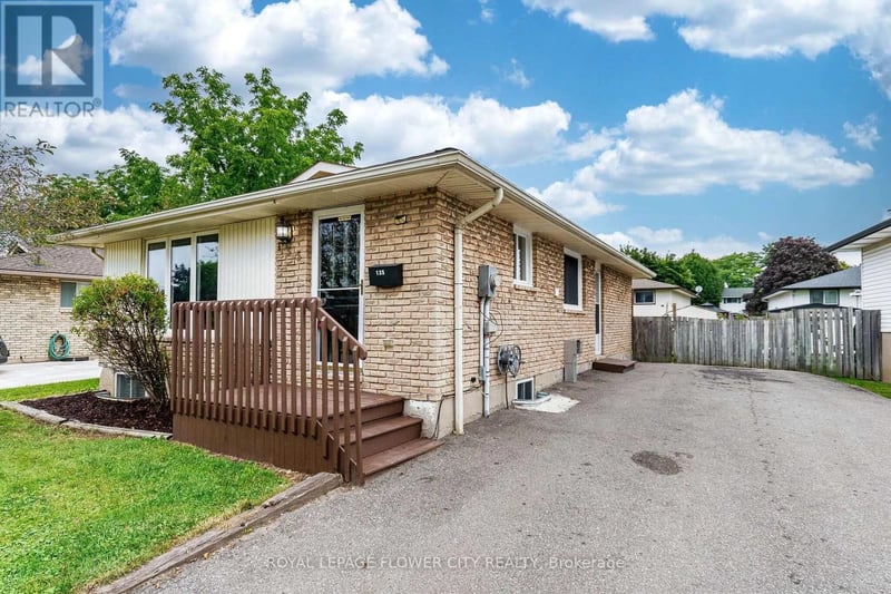 135 Keefer Road, Thorold (Confederation Heights), Ontario, L2V4N1, Thorold (Confederation Heights), Ontario — photo 1 of 5