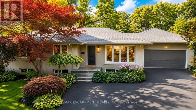 1239 Baldwin Drive, Oakville (MO Morrison), Ontario, L6J2W4, Oakville (MO Morrison), Ontario — photo 1 of 5