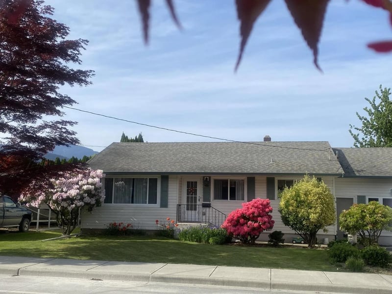 46439 STRATHCONA Road, Chilliwack, British Columbia, V2P3T1, Chilliwack, British Columbia — photo 1 of 5